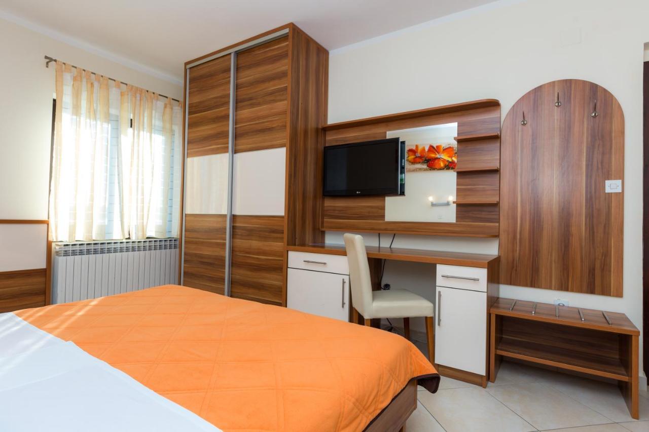 Pansion Croatia Bed & Breakfast สตารีกราด-ปาเคลนีซา ภายนอก รูปภาพ