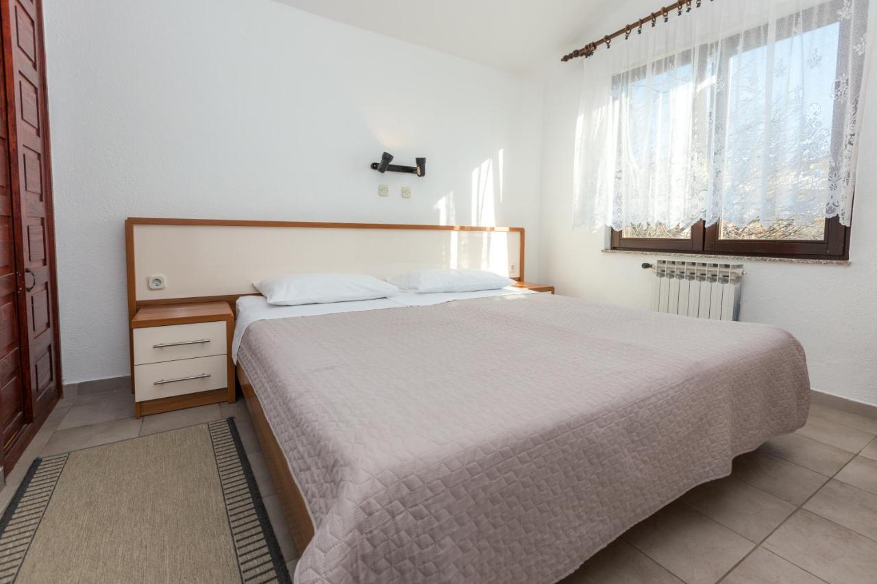 Pansion Croatia Bed & Breakfast สตารีกราด-ปาเคลนีซา ภายนอก รูปภาพ