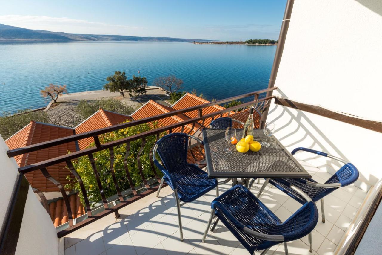 Pansion Croatia Bed & Breakfast สตารีกราด-ปาเคลนีซา ภายนอก รูปภาพ