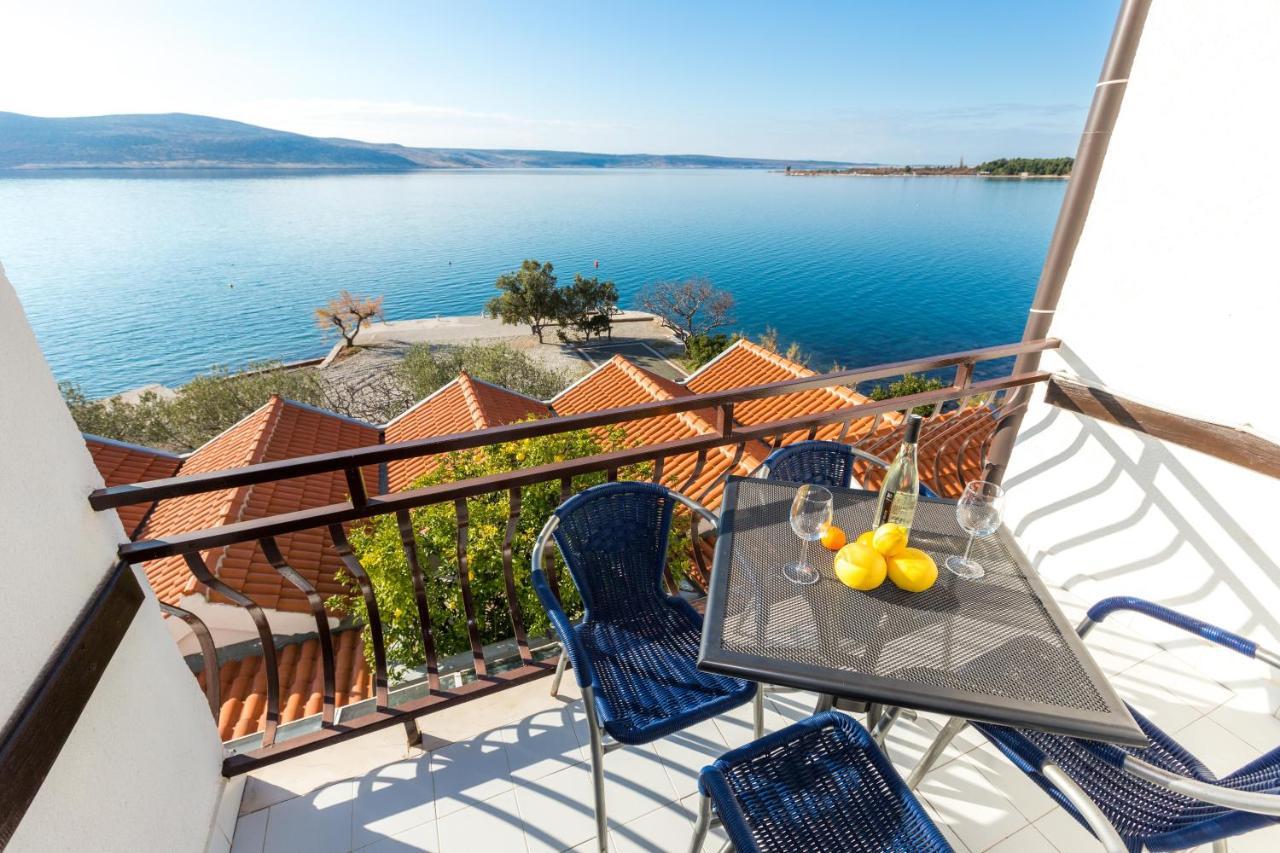 Pansion Croatia Bed & Breakfast สตารีกราด-ปาเคลนีซา ภายนอก รูปภาพ