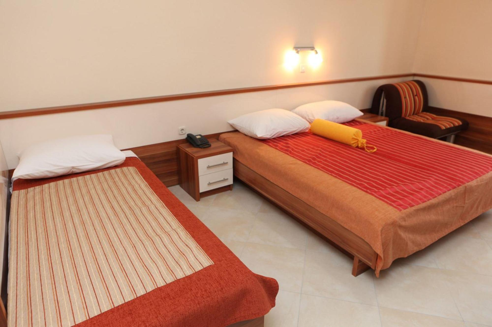 Pansion Croatia Bed & Breakfast สตารีกราด-ปาเคลนีซา ภายนอก รูปภาพ